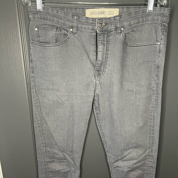 ASOS - gray super skinny fit jeans. - Picture 2 of 5